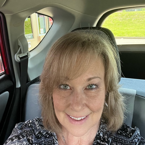 Meet your Posher, Gabrielle - Picture 4 of 10